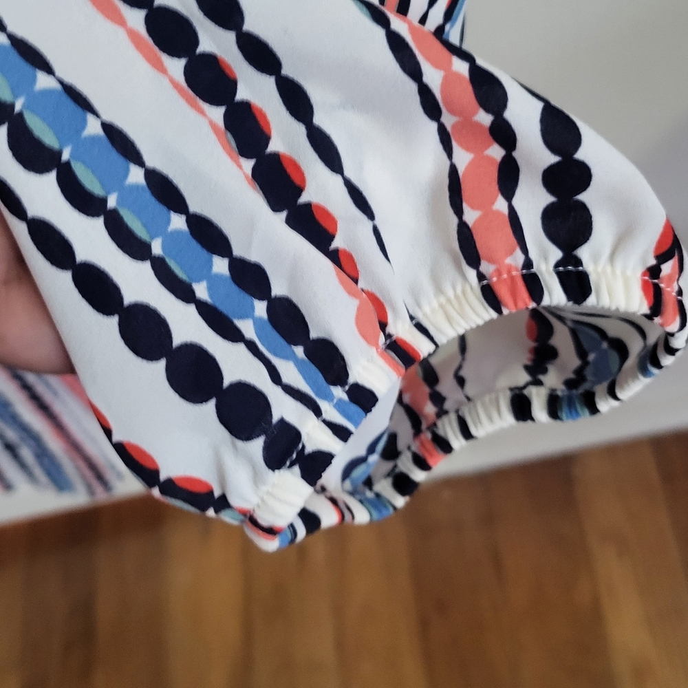 Beautiful blouse - Picture 6 of 10